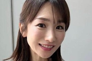 「とんでもない可愛さ」テレ朝・堂真理子アナ43歳、さりげないワンピ姿が美しい「なんて爽やか」