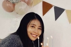 「美しすぎる」有村架純、チューブトップのドレス姿にメロメロ「吸い込まれそう」「日本国宝」