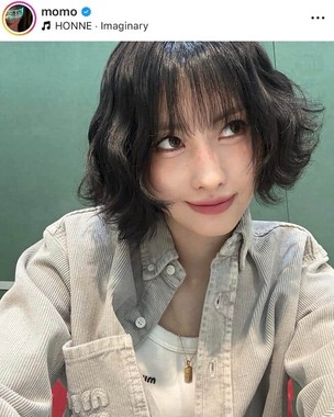 「TWICE」モモさんのインスタグラム（＠momo）より