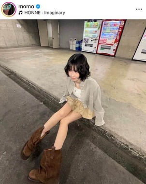「TWICE」モモさんのインスタグラム（＠momo）より
