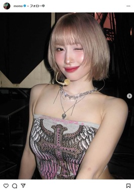 「TWICE」モモさんのインスタグラム（＠momo）より