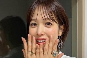 鷲見玲奈アナ34歳「産後初」とは思えぬミニスカ＆ピンクのゴルフ姿　「かわいすぎ」「めちゃめちゃキレイ」