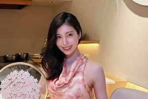 「令和の峰不二子」阿部なつき、「スタイルえぐ」美ボディあらわピラティス姿...「くびれが細い」驚き