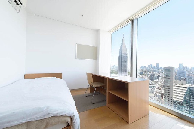 新宿にある代ゼミタワーの学生寮「ベルヴュタワー寮」（写真提供：代々木ゼミナール）