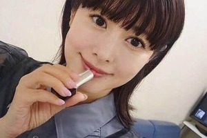 奇跡の52歳・さとう珠緒、ミニスカポリス姿が「20代」と話題沸騰　「可愛い過ぎる」 「変わらず似合ってる」