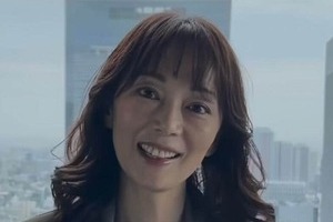 葉月里緒奈49歳、ぜんぜん変わらぬ美しさ...ビール片手に笑顔で乾杯　「ほんとお綺麗」「素敵な笑顔」