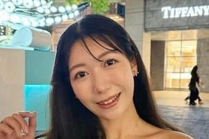 「超可愛い」気象予報士・穂川果音39歳、ボディライン魅せタイトワンピ　オトナの色気に「癒やされます」