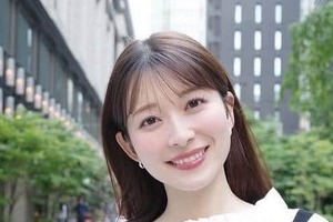 山本里菜アナ、ミニスカウェアでゴルフ三昧　「打った後ふらついてるけど」ナイスショット披露
