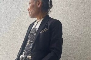 片岡鶴太郎70歳、イケおじ爆発な個性派コーデがステキ...イヤリングはティファニー　「オシャレですね！」