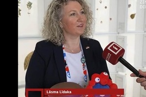 ミャクミャク「連れ去り」劇、ラトビア国営テレビも報道　プレゼント続々でバルト館キャラに「友達10人以上」