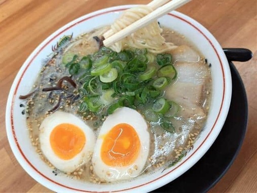 博多と言えば豚骨ラーメン