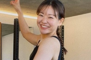 カーリング吉田知那美、腹筋ちら見えウェア姿で「激カワ」大反響　美ボディ全開！「腹筋すごいね」
