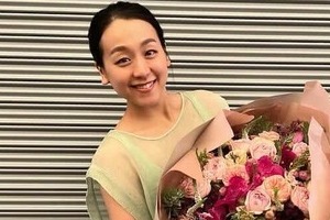 「美しすぎます」浅田真央34歳、スリット入り純白ドレス姿が色気ダダ漏れ「まるで女神様」大反響