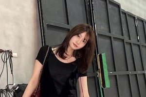 生見愛瑠、タンクトップ×ミニ丈コーデで魅力爆発　「めるる可愛すぎる」「大人かっこいい雰囲気」