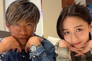 Cocomi、父・木村拓哉との「父の日」写真　おそろい頬杖ポーズに30万超いいね