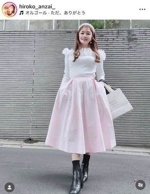 安西ひろこさんのインスタグラム（＠hiroko_anzai_）より