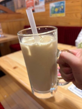 でらたっぷりアイスミルクコーヒー（イセさん提供／@icino2851）