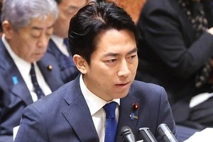 小泉進次郎農水相、車内で昼食牛丼→賛否で反響　「要らんパフォーマンス」「逆に何食えば正解？」