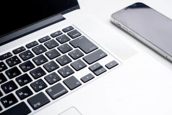 いまやスマートフォンのテザリング機能でも済むように（写真はイメージ）