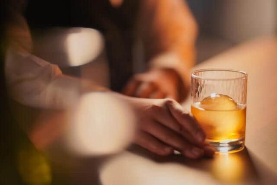 山本裕典さんが遭遇したスナックでの出来事とは（写真はイメージ）