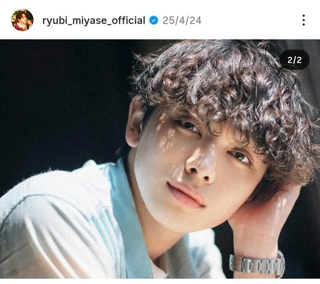宮世琉弥さんのインスタグラム（＠ryubi_miyase_official）より