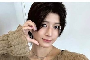 18歳美女プロレスラー・山岡聖怜、バキバキ美腹筋に惚れぼれ　「カッコ良すぎる」「イケメン化が進んでる」