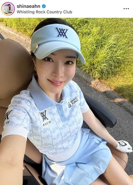 アン・シネさんのインスタグラム（＠shinaeahn）より