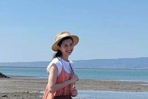 「素敵すぎる」中条あやみ、涼やか着物にサングラスのギャップコーデ　「似合いすぎ」大反響