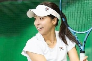 美女テニスプレーヤー園田彩乃、バキバキ背筋かっこよすぎトレーニングショット「たくましい背中健在です」