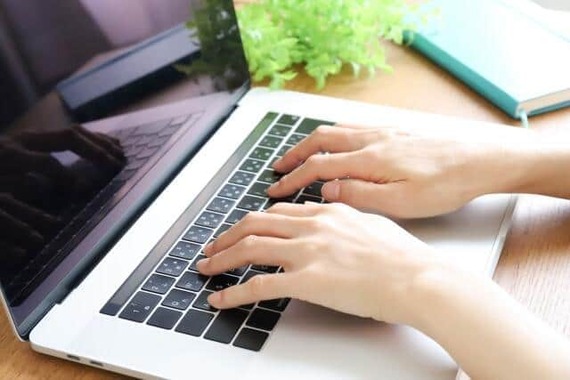 ビジネスメールの書き出しは悩ましい