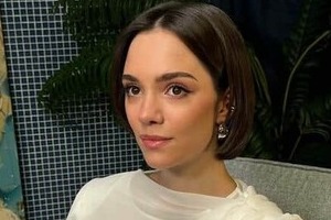 「美しすぎる！！！」フィギュアのメドベージェワ25歳、透き通った海で水着ショット　平昌五輪で銀メダル