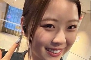 フィギュア紀平梨花、23歳誕生日の笑顔ショット　ノースリーブ姿で「かわいい！」「ますます綺麗に」