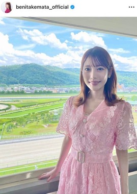 竹俣紅さんのインスタグラム（＠benitakemata_official）より