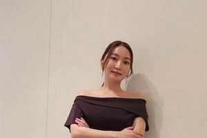 加藤茶の45歳年下妻・綾菜、引き締まった美ボディさく裂！　「カトちゃんの為にも...」ピラティスで体力作り