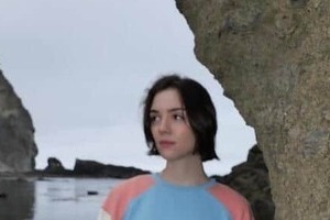 フィギュアのメドベージェワ25歳、爽やか肩出し白いドレス姿の衝撃　色気ダダ漏れ「美しい」