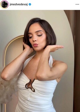 メドベージェワさんのインスタグラム（＠jmedvedevaj）より