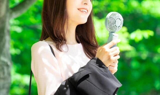 ハンディファンにリチウムイオン電池が使われていることも（画像はイメージ）