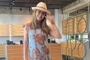 熊谷真実65歳、金髪×オン眉ヘアで「可愛すぎ」大絶賛の嵐　肩出しトップスも「とってもお似合い」