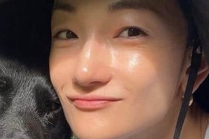 冨永愛43歳、ガチ異次元スタイルの水着姿に...「ホンモノのマーメイド」「ますますお美しい」