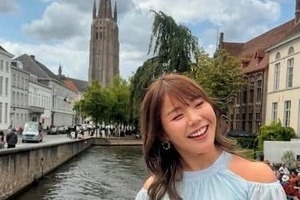 女子ゴルフ吉田優利、ロングヘアが風でぶわっと！笑顔満開「激カワ」プラベショットが超キュート