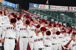 暴力事案に揺れる広陵高校、甲子園初戦突破で続く「いばらの道」　敗戦の旭川志峯「握手拒否」に賛否