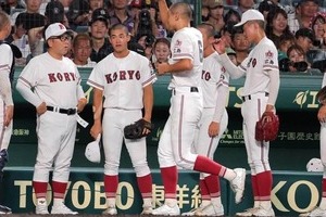 広陵高校「暴力問題」批判のなか甲子園初戦勝つ　そのとき球場で何が...部員乗せたバスに人々の反応は
