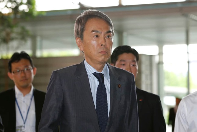 2016年に経済再生相に留任した際の石原伸晃氏（写真：AP/アフロ）
