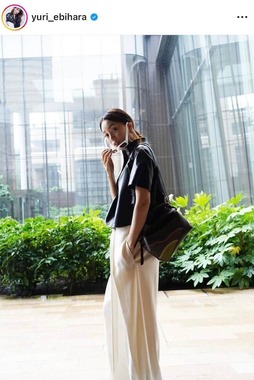 蛯原友里さんのインスタグラム（＠yuri_ebihara）より