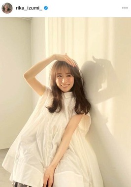 泉里香さんのインスタグラム（＠rika_izumi_）より
