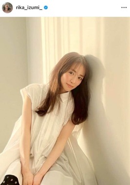 泉里香さんのインスタグラム（＠rika_izumi_）より