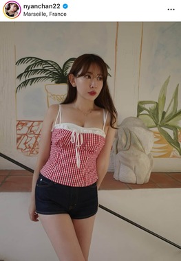 小嶋陽菜さんのインスタグラム（＠nyanchan22）より