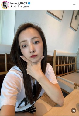 板野友美さんのインスタグラム（＠tomo.i_0703）より