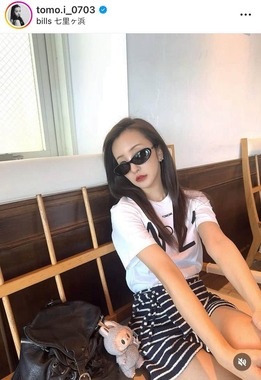 板野友美さんのインスタグラム（＠tomo.i_0703）より