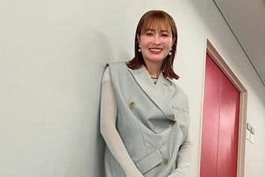 新山千春44歳、ヘソ出しショットで「変わらない可愛いさ」デビュー30周年　ウエストは当時のサイズに落とす
